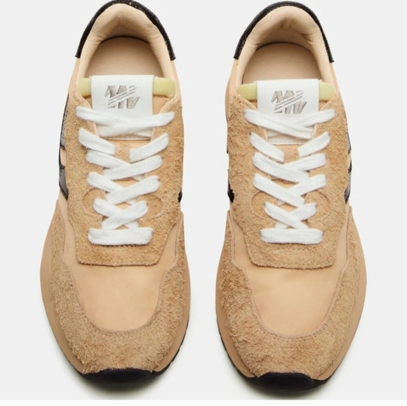 💛🔹️ STEVE MADDEN🔹️ Suede Burst Sneakers in tan/black for women - Picture 2 of 8